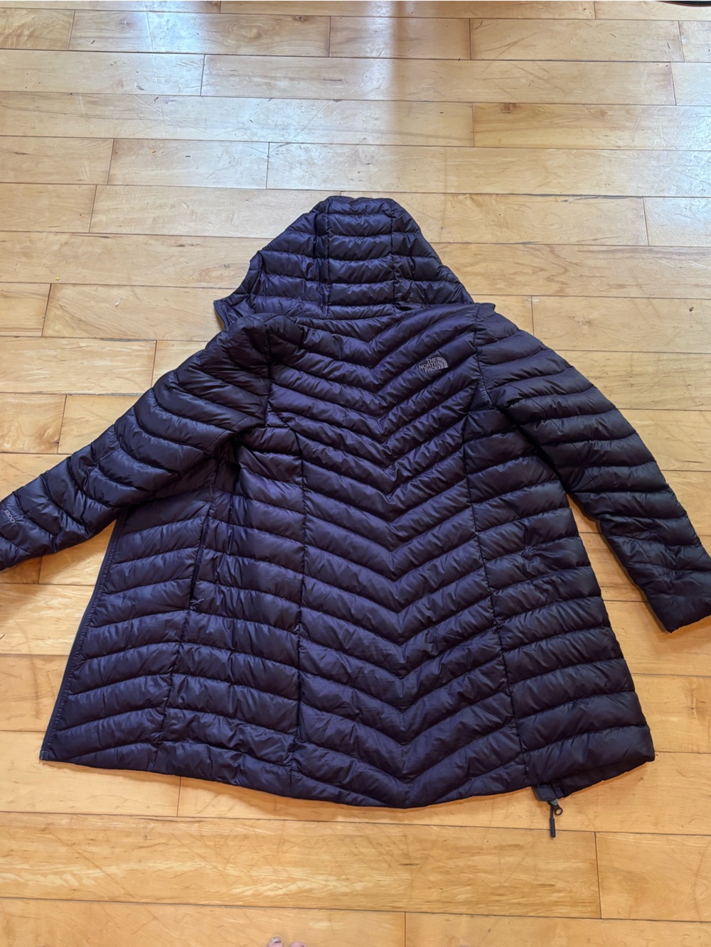North Face Women’s Medium Trevail Hooded Puffer Parka Purple - Picture 2 of 3
